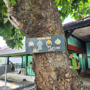 Sultan palace dress code